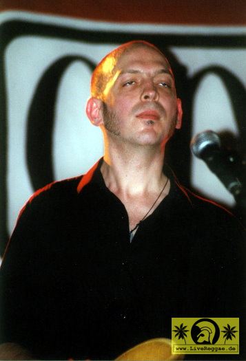 Victor Rice (USA) with Open Season - Scheune, Dresden 27. Februar 2005 (9).jpg